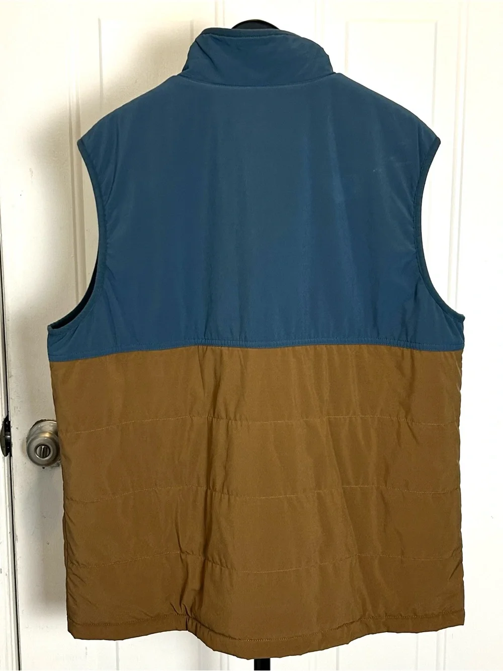 LL Bean Primaloft Vest Mens XL Blue Brown Slightly Fitted Insulated Full Zip
